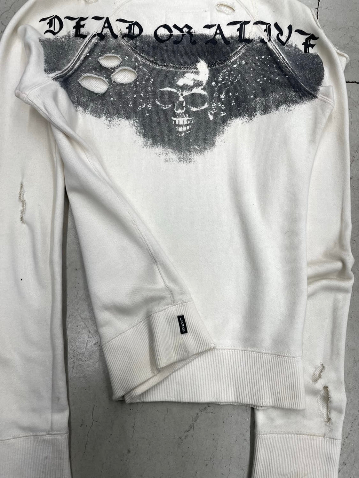 L.G.B “DEAD OR ALIVE” DISTRESSED sweatshirt (xs)