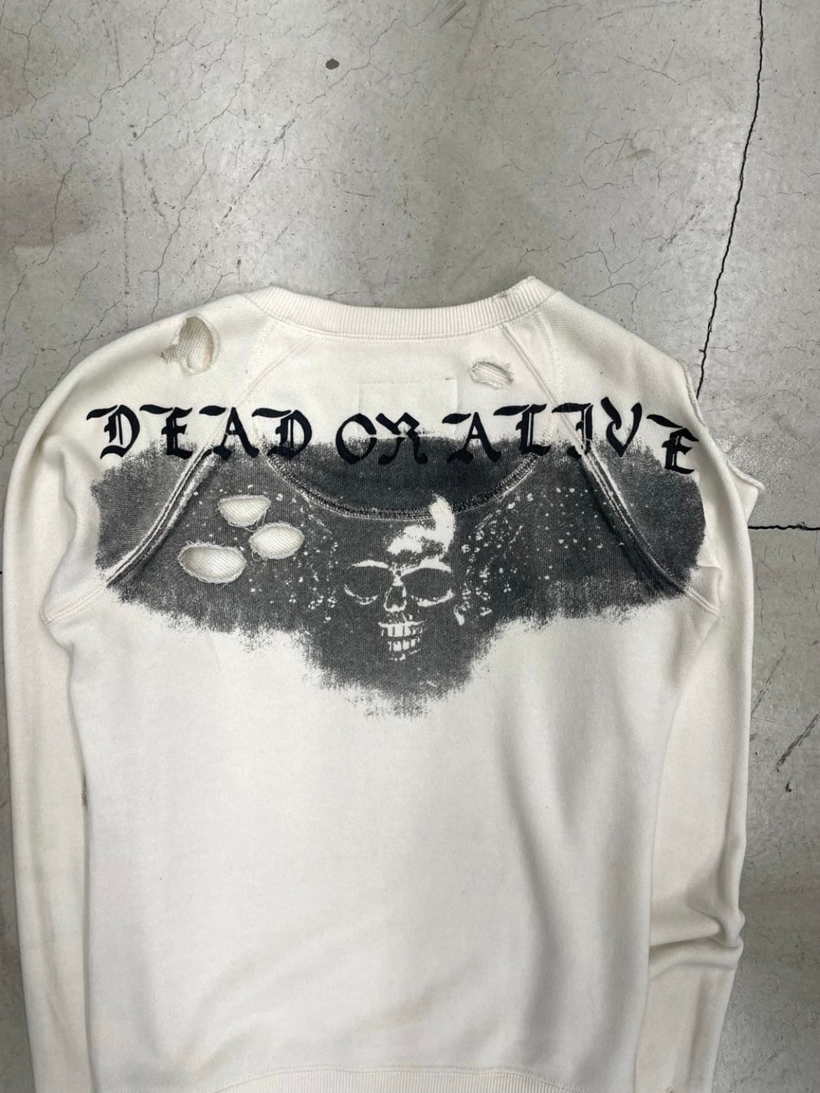 L.G.B “DEAD OR ALIVE” DISTRESSED sweatshirt (xs)