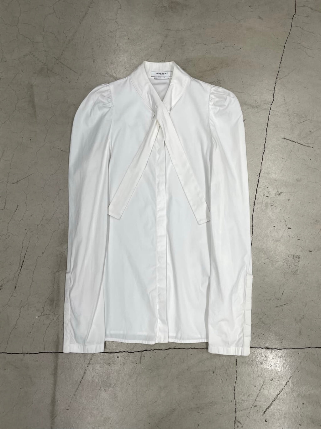 Givenchy White tie ruffle shirt (40)