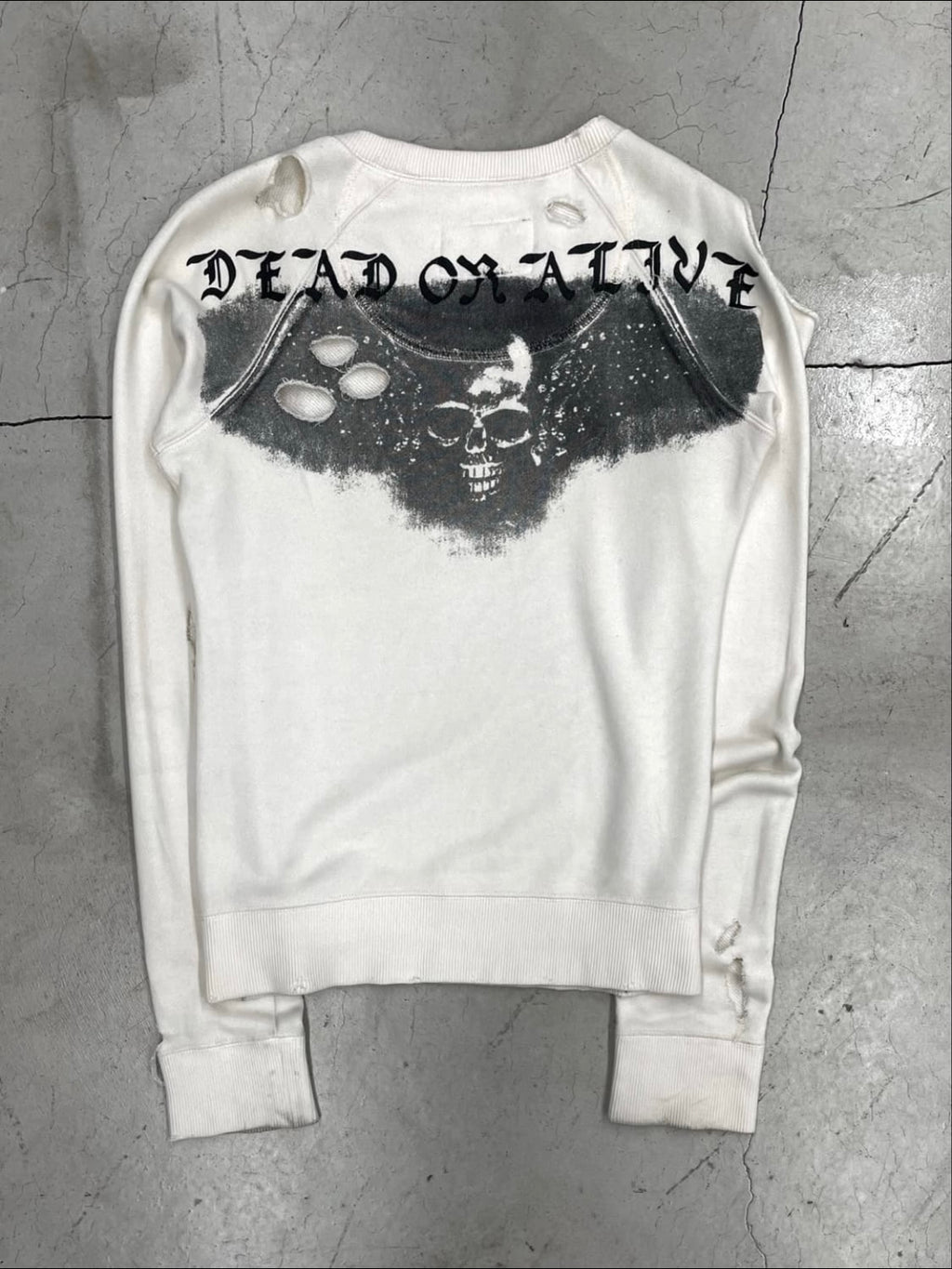 L.G.B “DEAD OR ALIVE” DISTRESSED sweatshirt (xs)