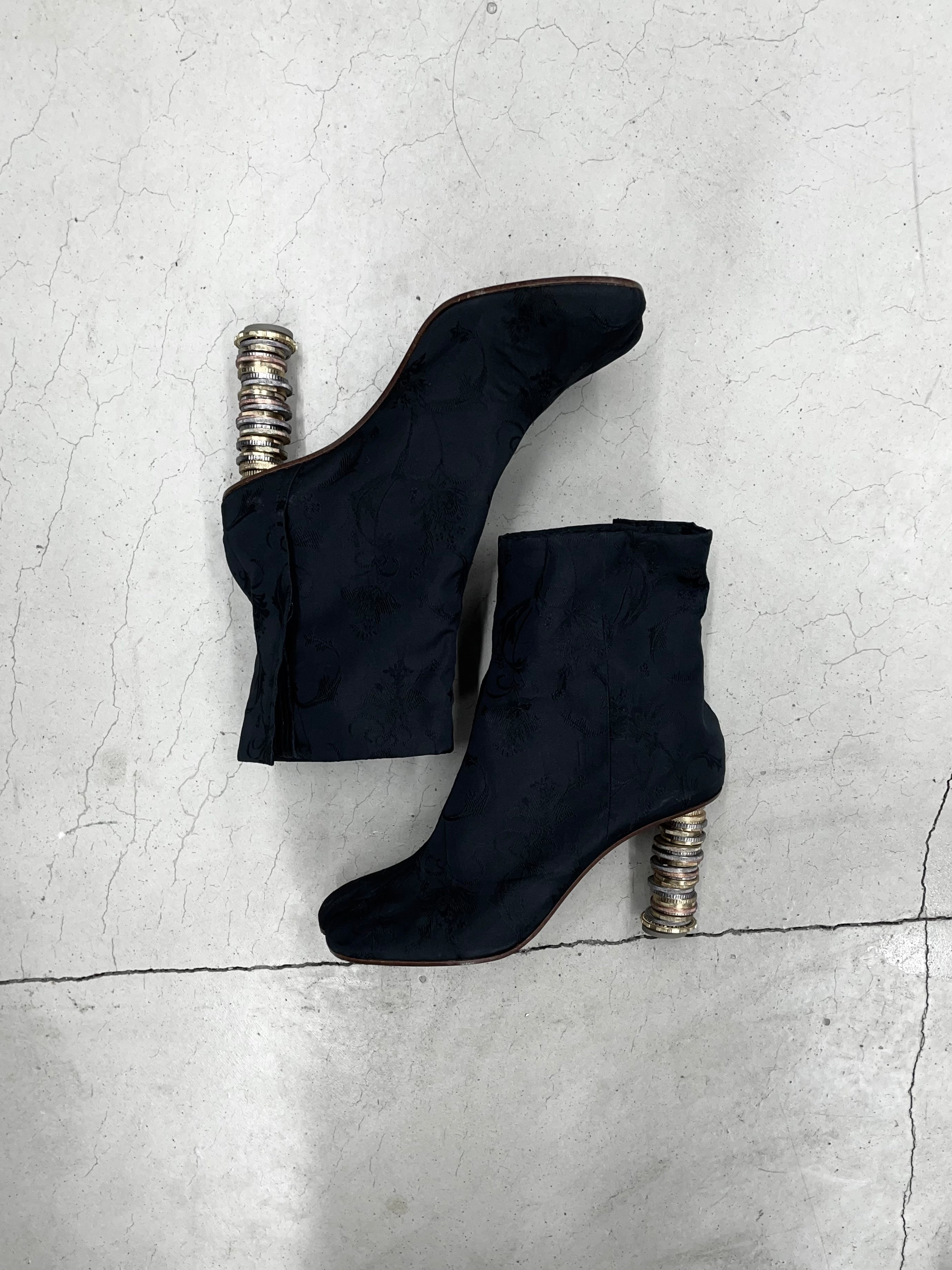VETEMENTS FW18 Jacquard Coin Heels Geisha Boots (38)